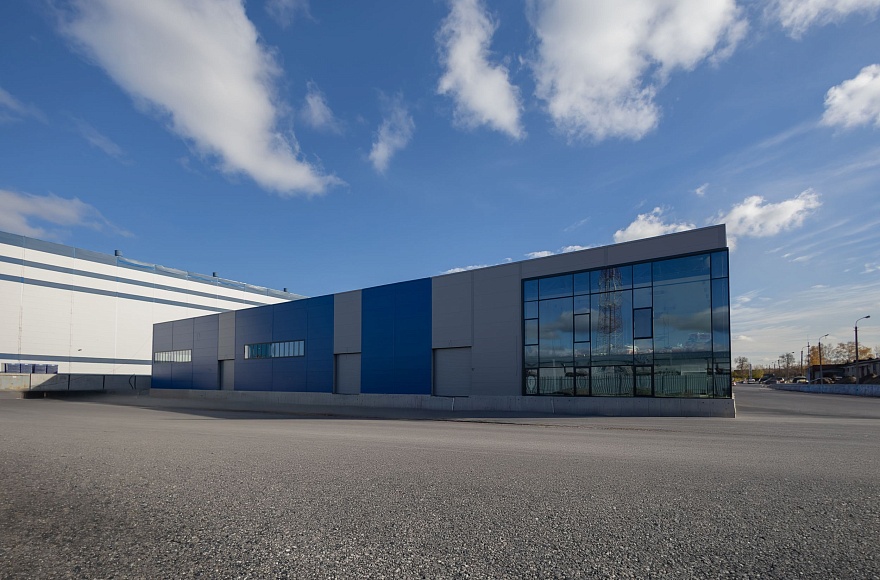 Производственное здание по выпуску алюминиевых светопрозрачных конструкций